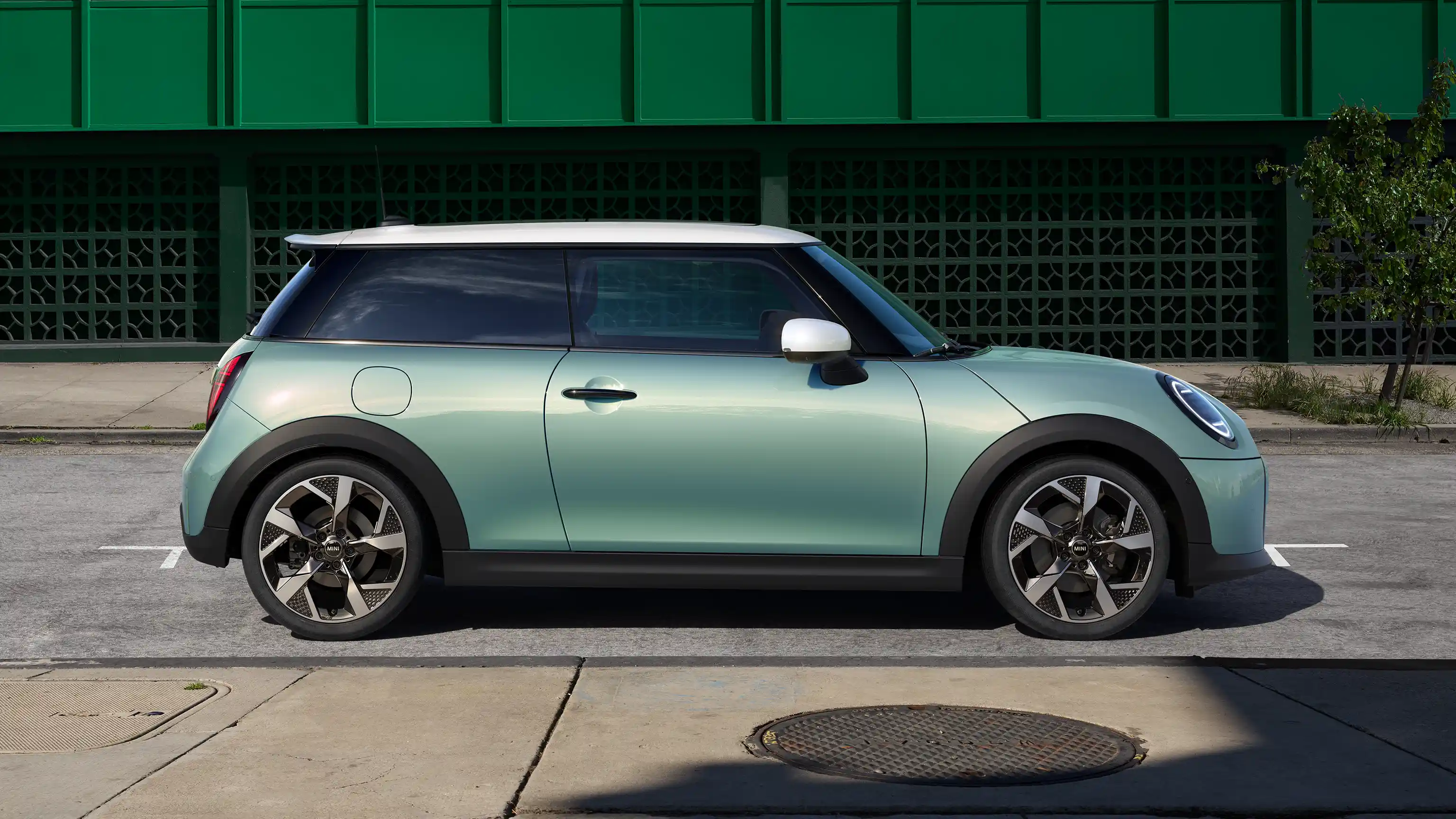 MINI Cooper 3-Door - Iconic Design