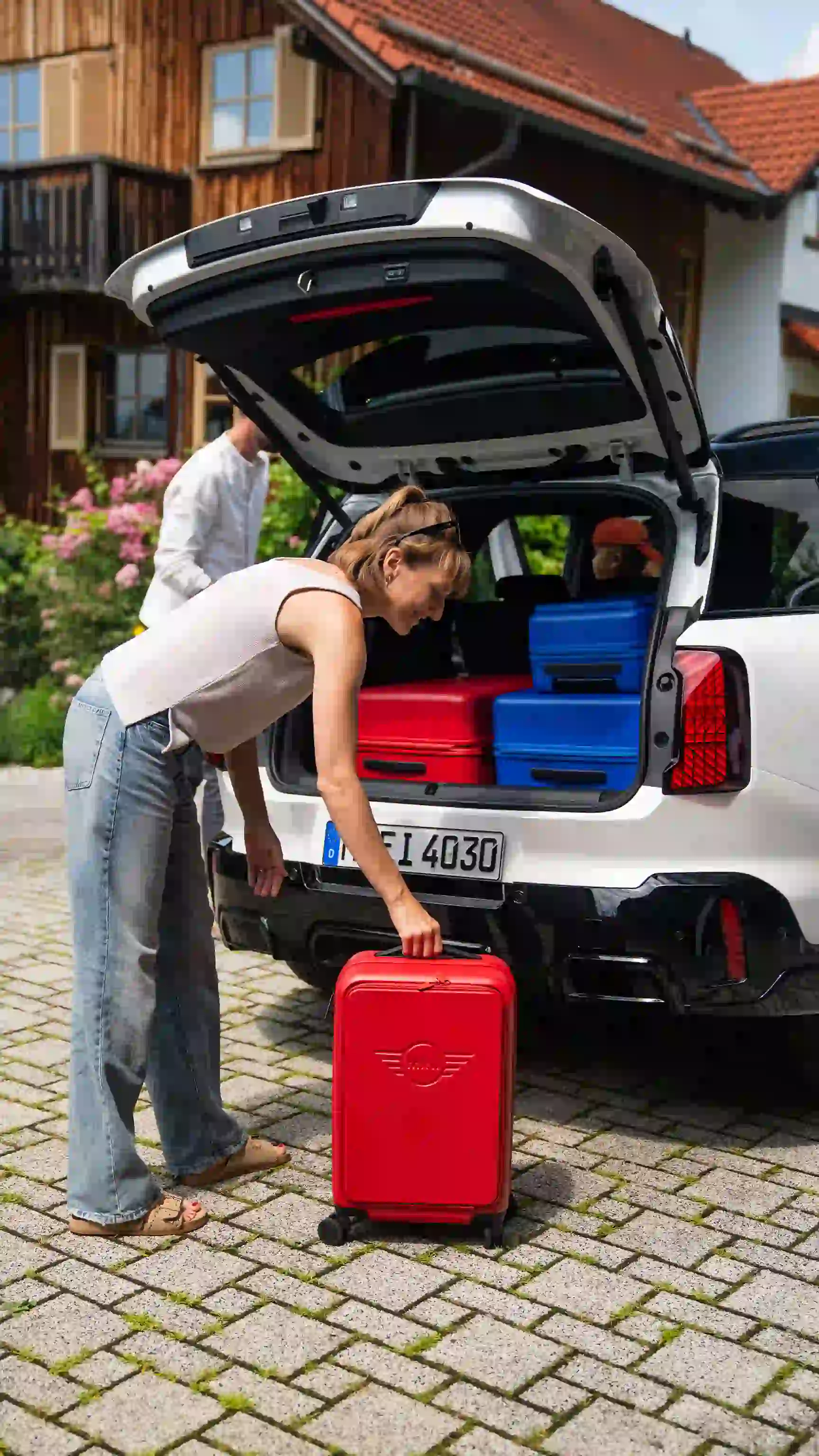 MINI Countryman - Packing the luggage
