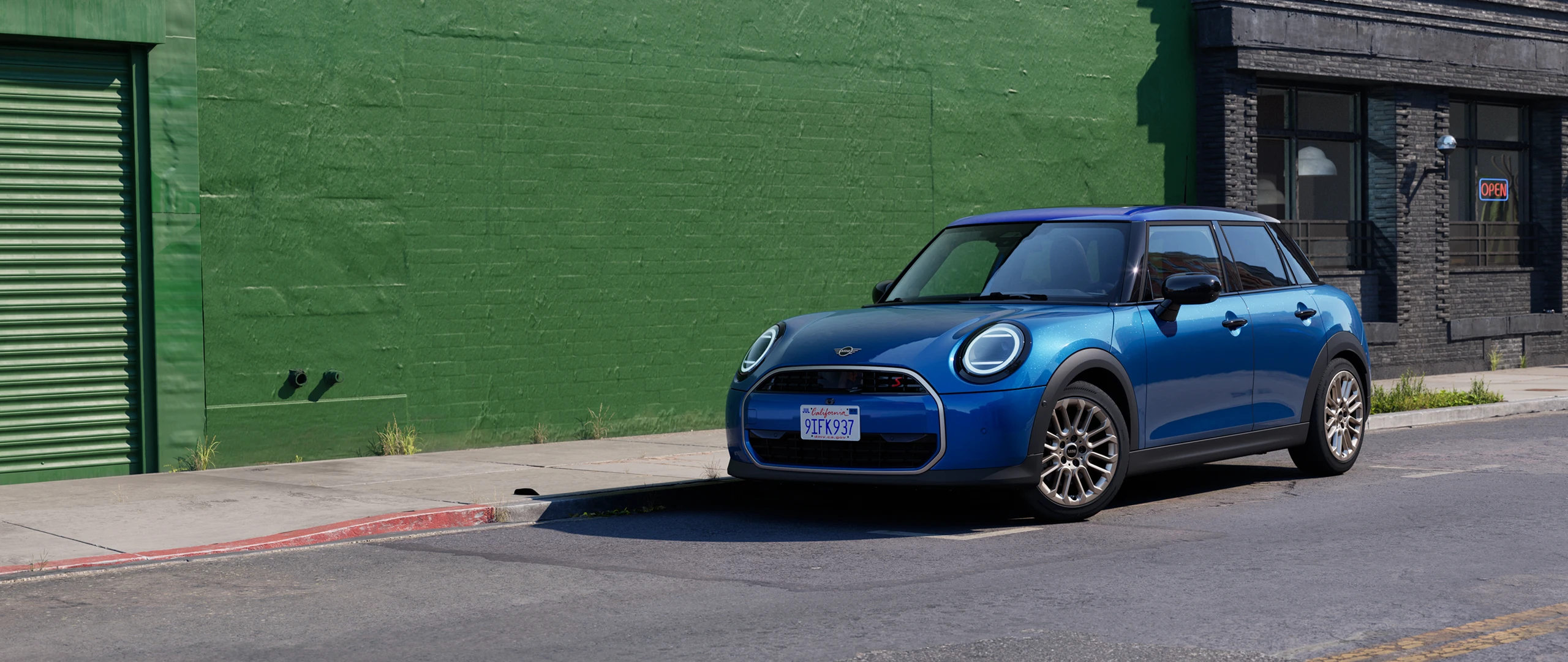 MINI Cooper 5-Door - side view – Icy Sunshine