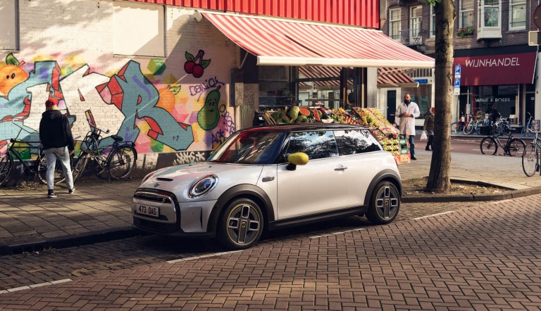 MINI 3-door Cooper SE – specials – editions